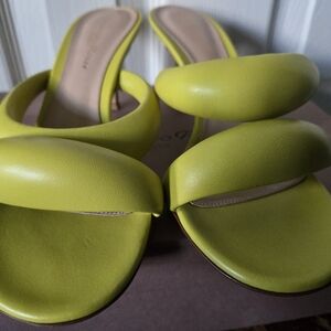 Gianvito Rossi Bijoux Slide 70M in Nappa Cider.  Size 36.5